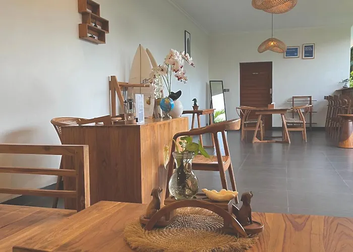 Villa Tropical Almond