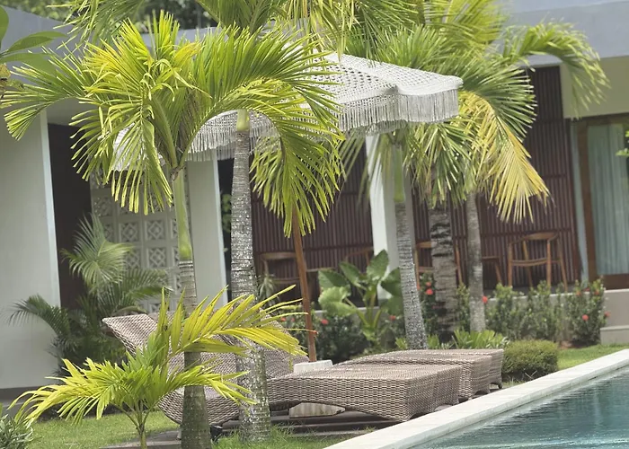 Villa Tropical Almond *